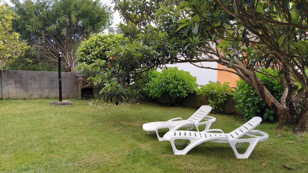 Casa Con Jardin En La Playa De Almieiras Villa Fene Kültér fotó
