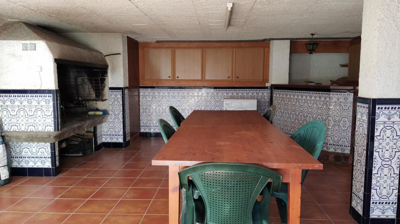 Casa Con Jardin En La Playa De Almieiras Villa Fene Kültér fotó